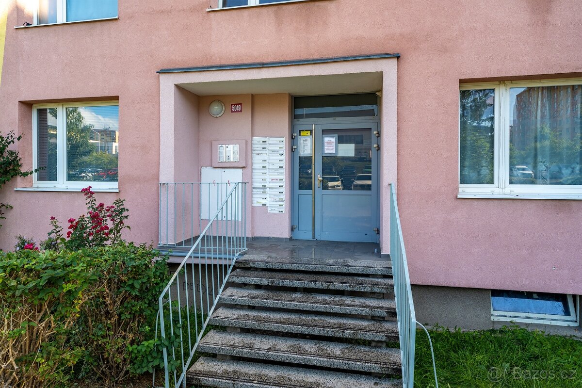 Pronájem bytu 2+kk, Chomutov – ul. Písečná - 6