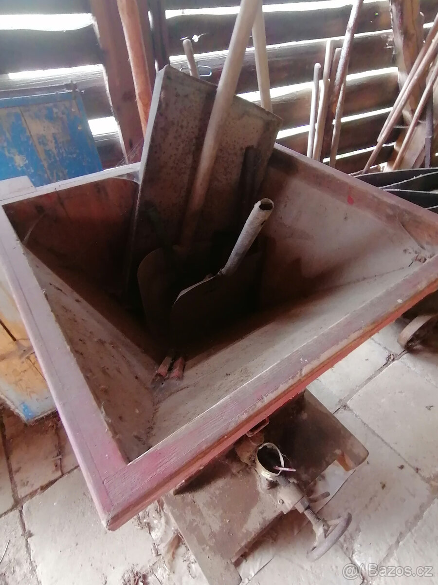 Prodám historický šroťák - 6