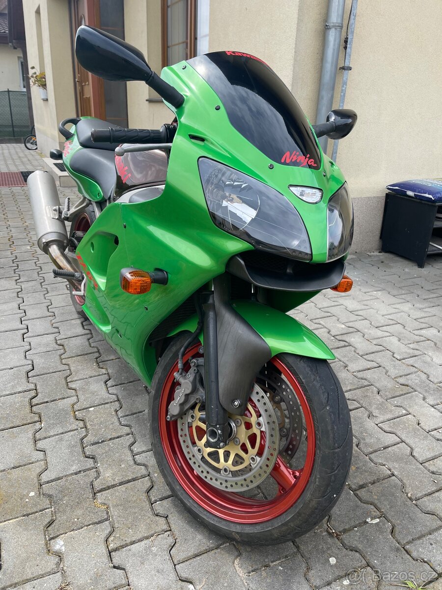 Kawasaki ninja ZX6R - 6