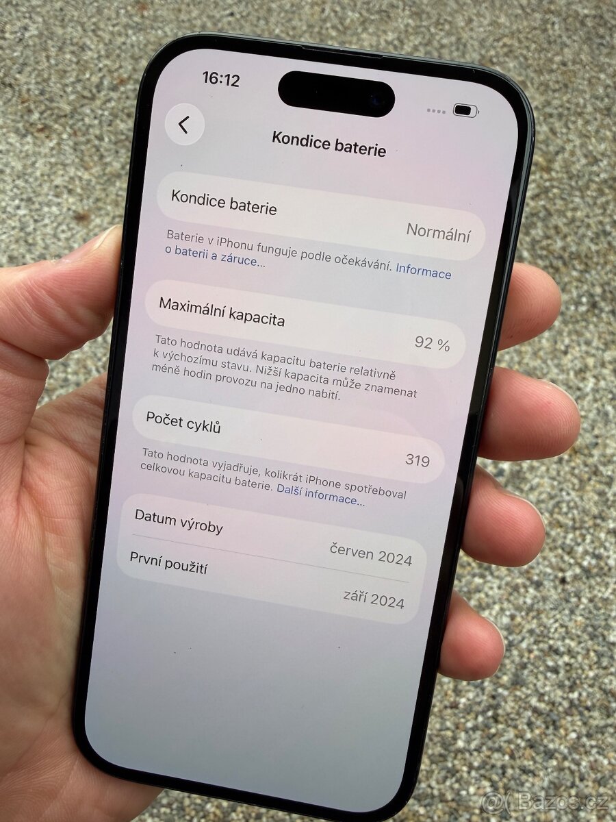IPhone 15 - baterie 92% - 6