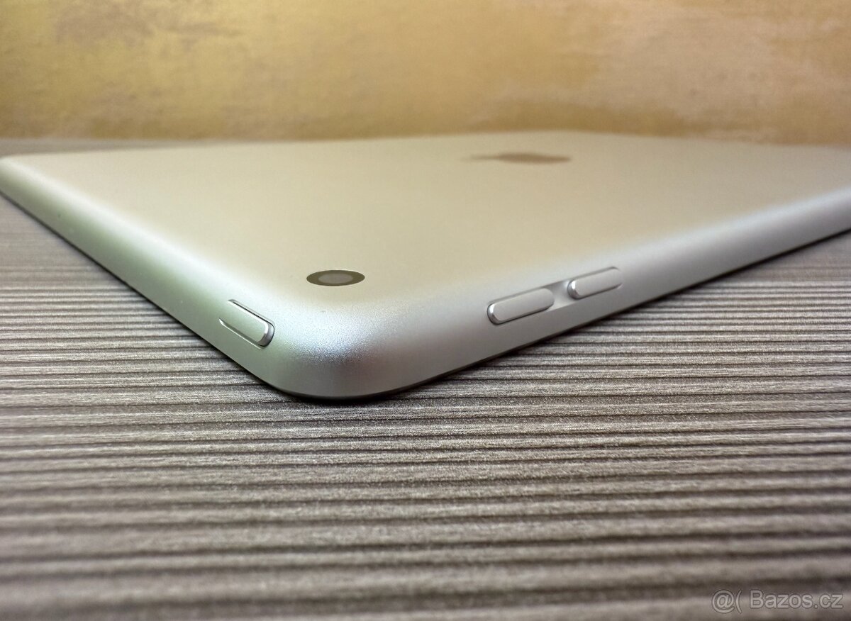 Apple iPad 7 32GB stříbrný, top stav - 6