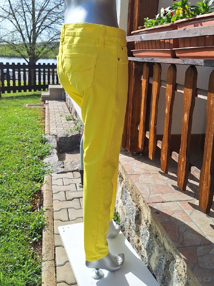 DŽÍNY STREČOVÉ 2b bebe vel. 30 - 6