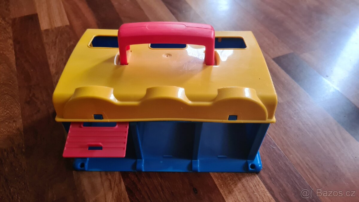 Autodráha, garáž, stanice Wader - 6