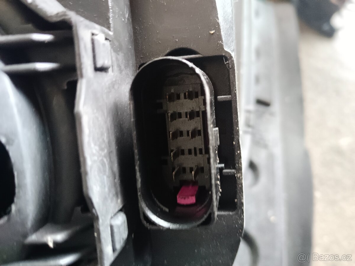 Přední světla Audi A4 B7 - 6