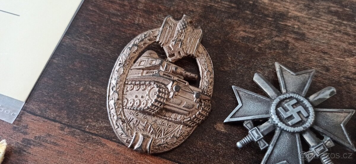 Medaile, vyznamenání, odznaky. - 6