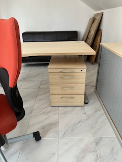 Kancelářský nábytek - 6