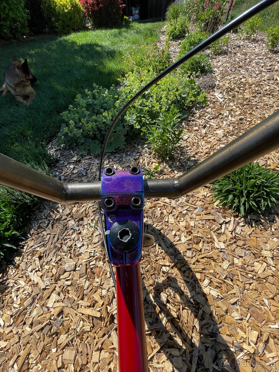Prodám BMX cena 5000kc💶 - 6
