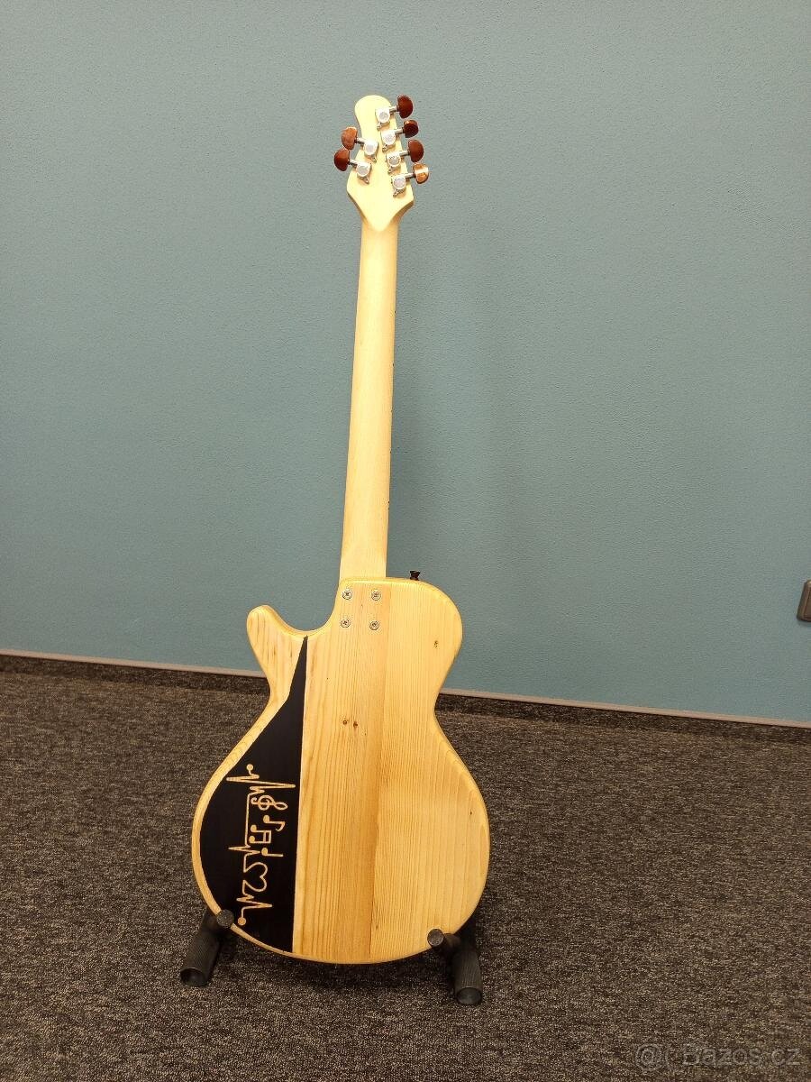 Elektrická kytara s logem Fender - 6