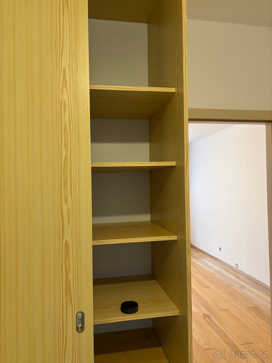Šatní skříň - 6