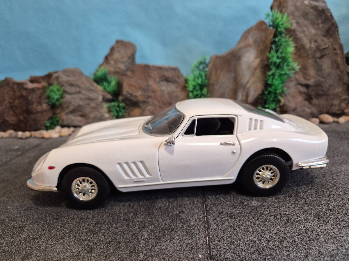 Prodám model 1:18 Ferrari 275GTB - 6