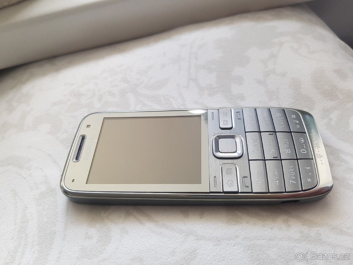 Nokia E52 - 6
