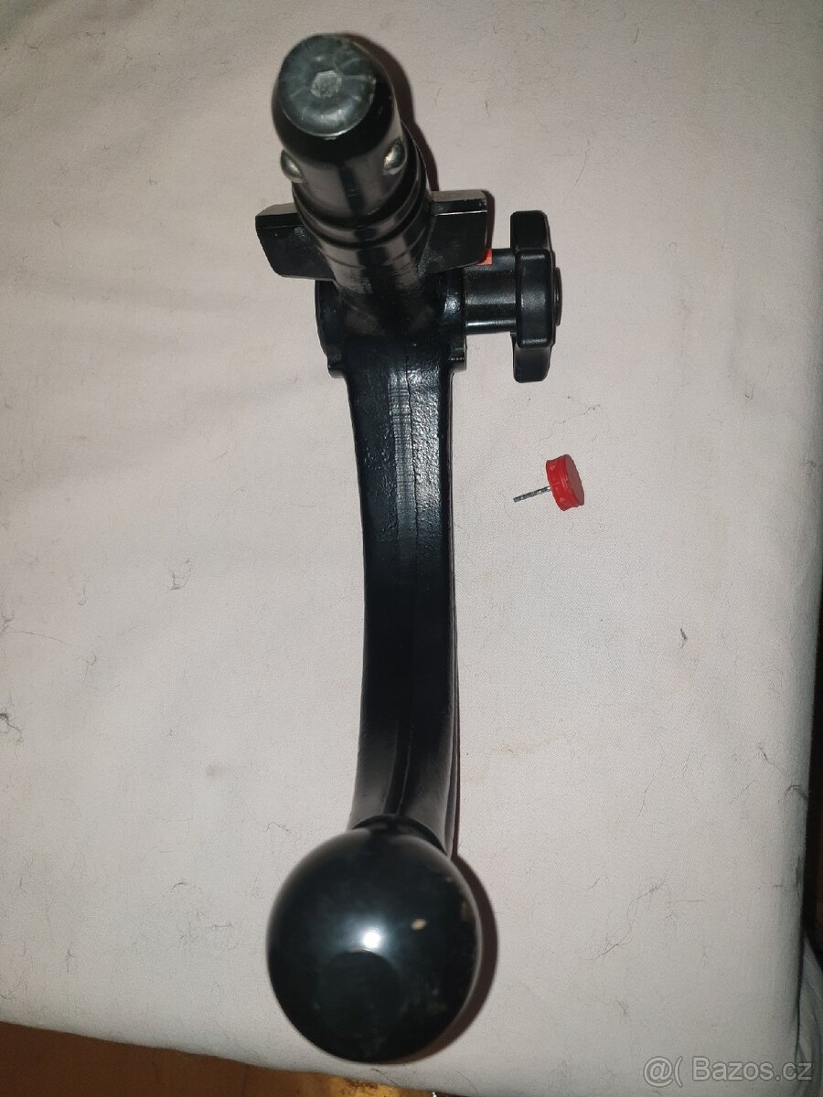 Hák na tažné zařízení. - 6