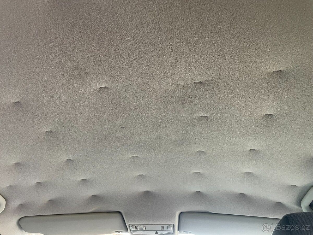 Prodám ŠKODA Octavie 1.6 75 kw rok 2003 - 6