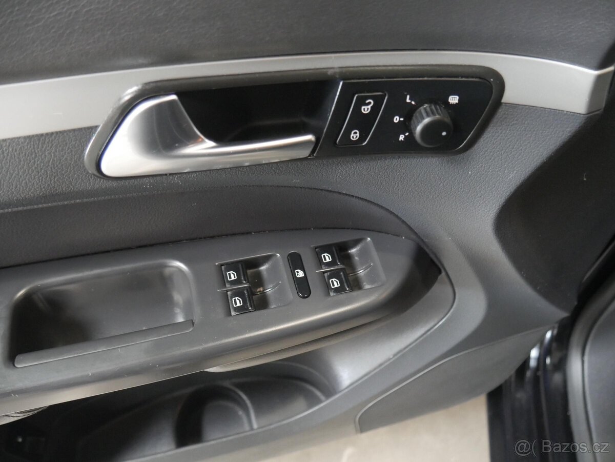 Volkswagen Touran 1.6 TDi , 77 kW nafta, 2012 - 6