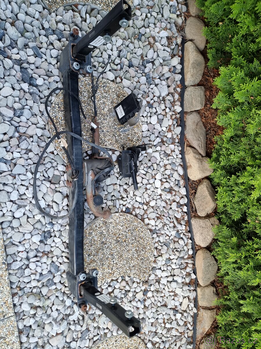 Tažné zařízení Mercedes E s211 originál - 6