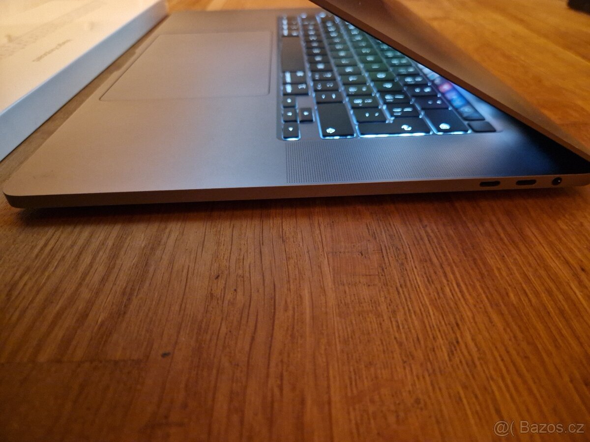 Apple MacBook Pro 15- i7/32GB/1TB - Nová Baterie a Příslušen - 6