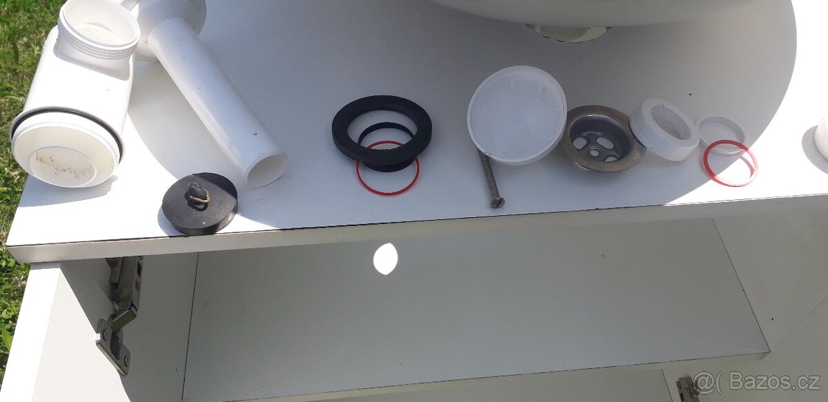 Koupelnova skříň s umyvadlem - 6