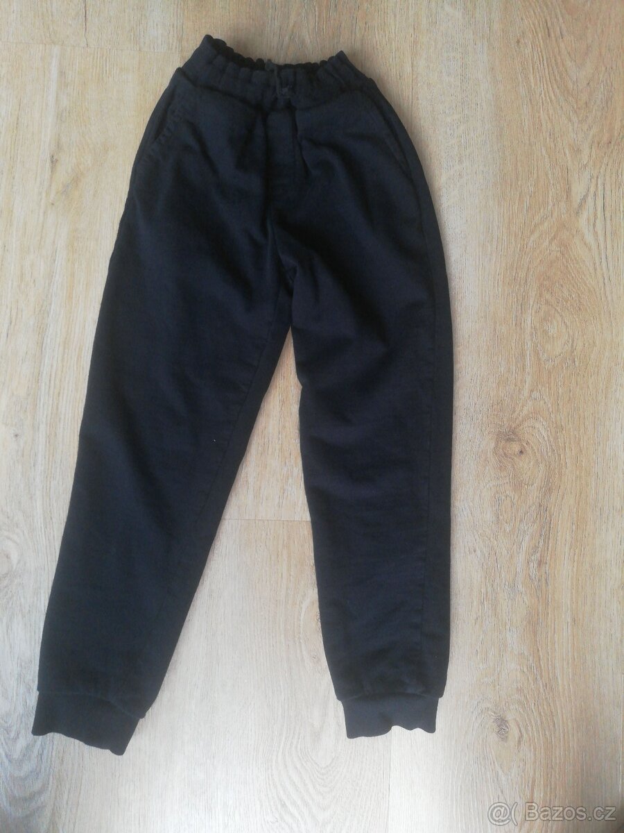 chlapecké mikiny a tepláky vel. 122 - 6