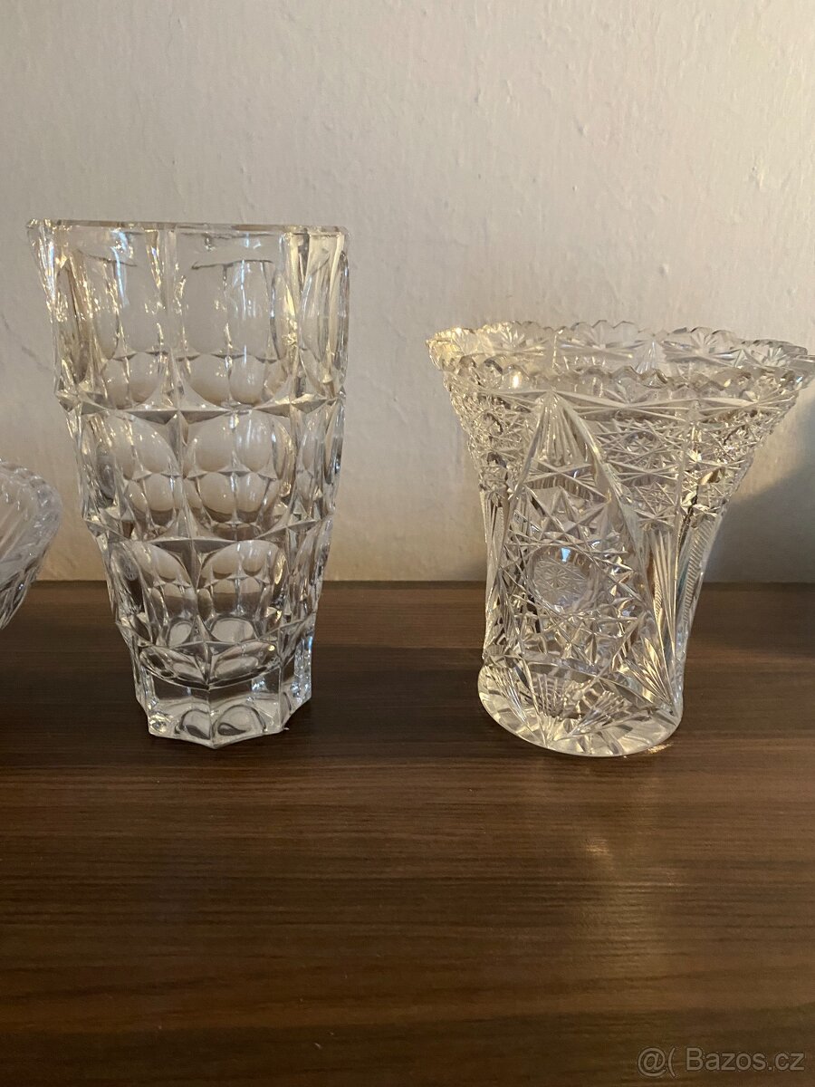 Skleněné vázy a skleněná mísa - 6