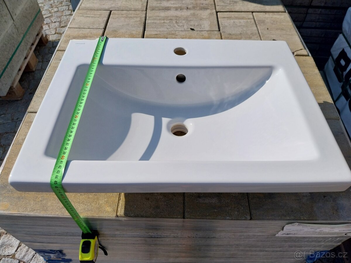 Umyvadlo s drobným poškozením - 6