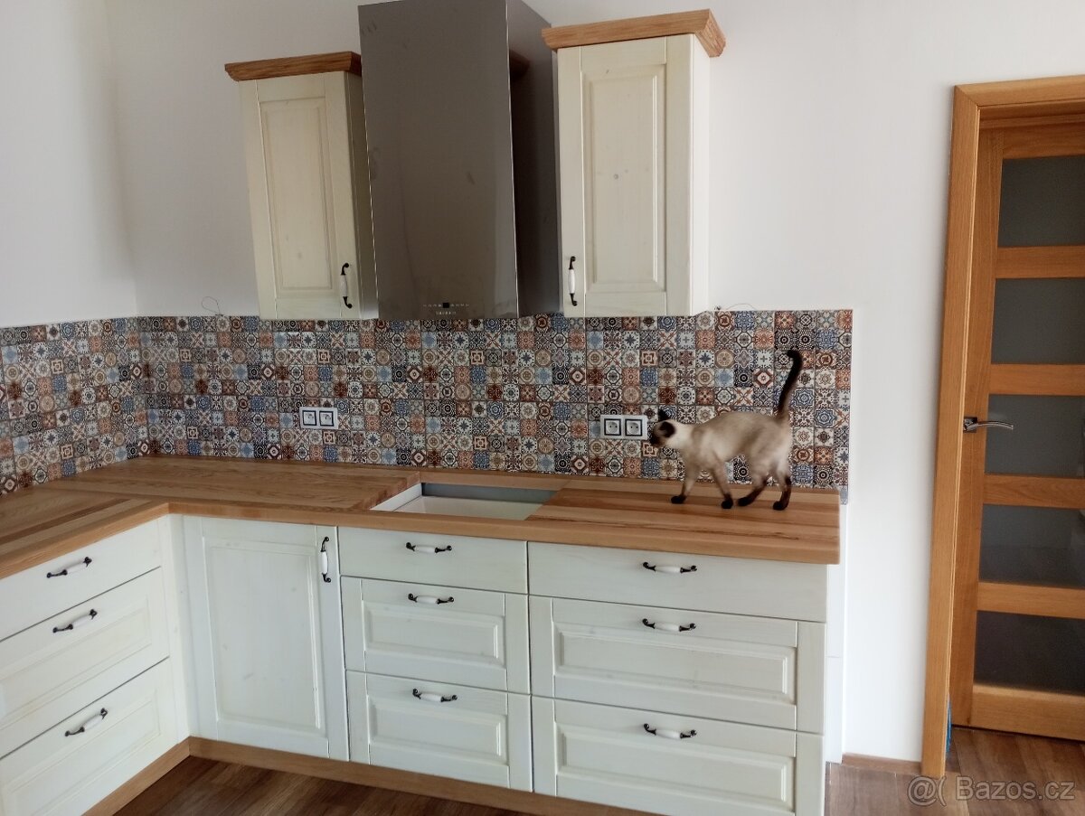 Krásná luxusní kuchyň z masivu - 6