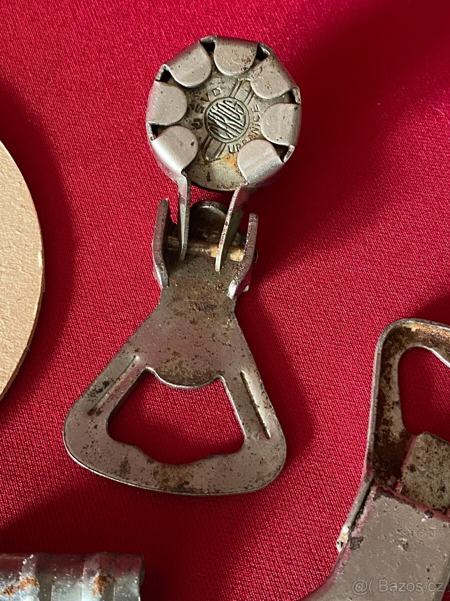 pivní tácek starý pivní tácek otvírák na pivo pivní láhev - 6