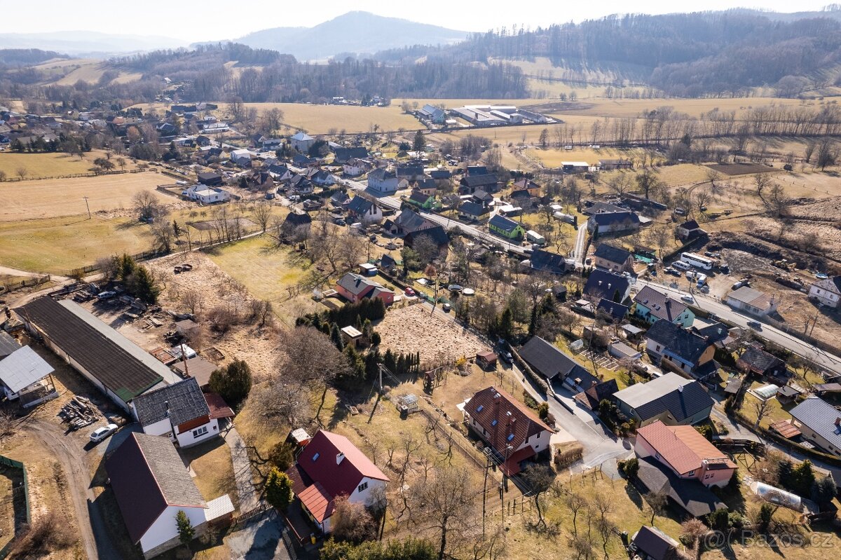 Stavební pozemek s úžasným výhledem, 1.281 m², Bratrušov - 6