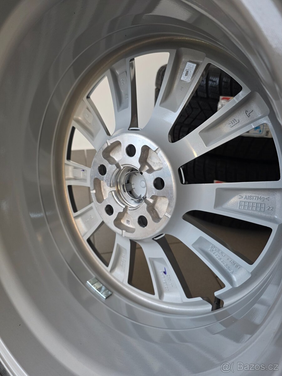 Orig. Tesla Model3 - Zimní Pirelli 235/40/19 - nejetá - 6