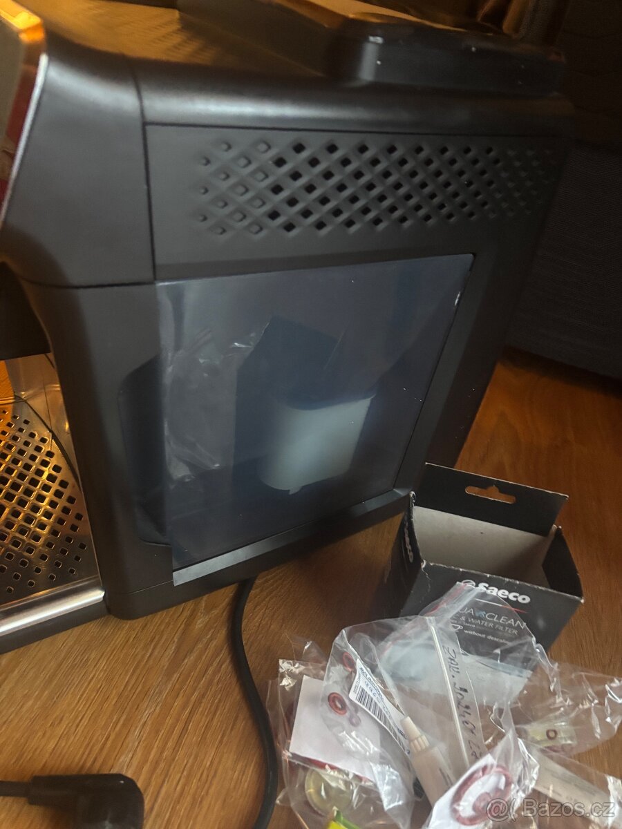 Kávovar Philips LatteGo - 6