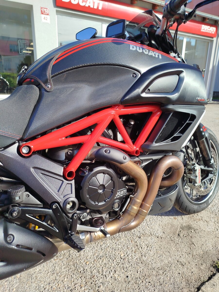 Ducati Diavel Carbon Red, ČR, DESMO, NAVIGACE, LADĚNÝ VÝFUK - 6