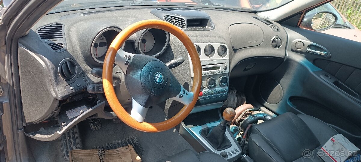 Prodám Alfa Romeo 156 2.4 20v na díly - 6