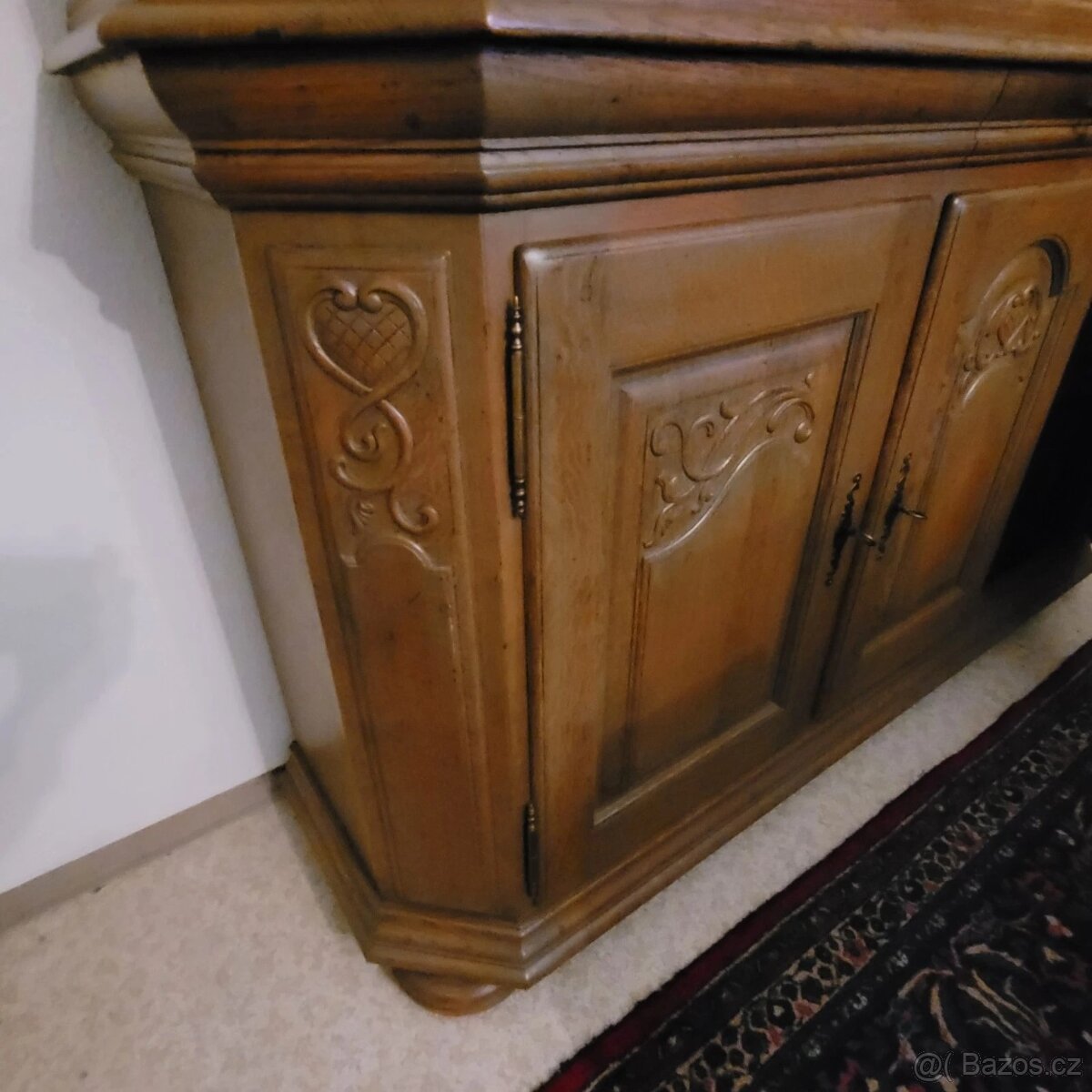 Masivní dubová vitrína - 6