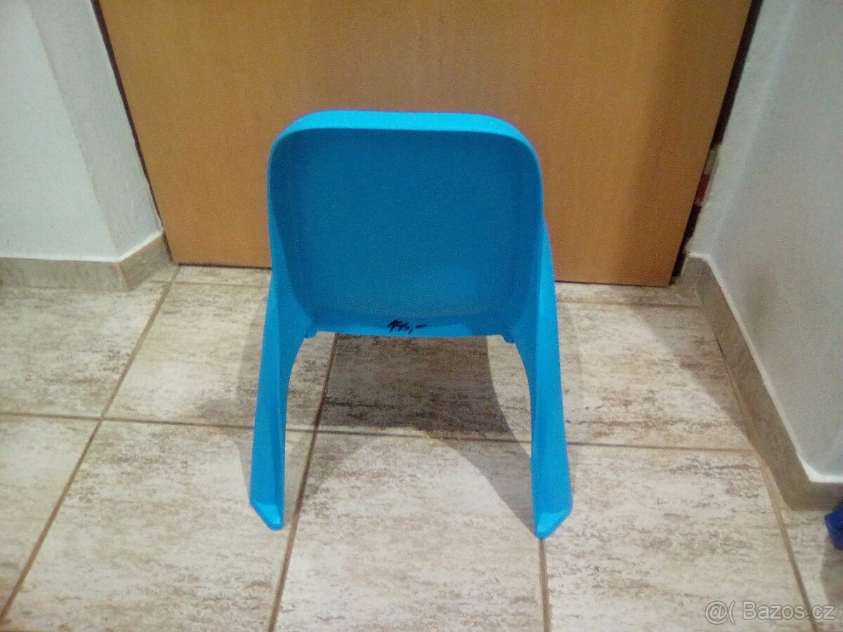 Plastová židle modrá - 6