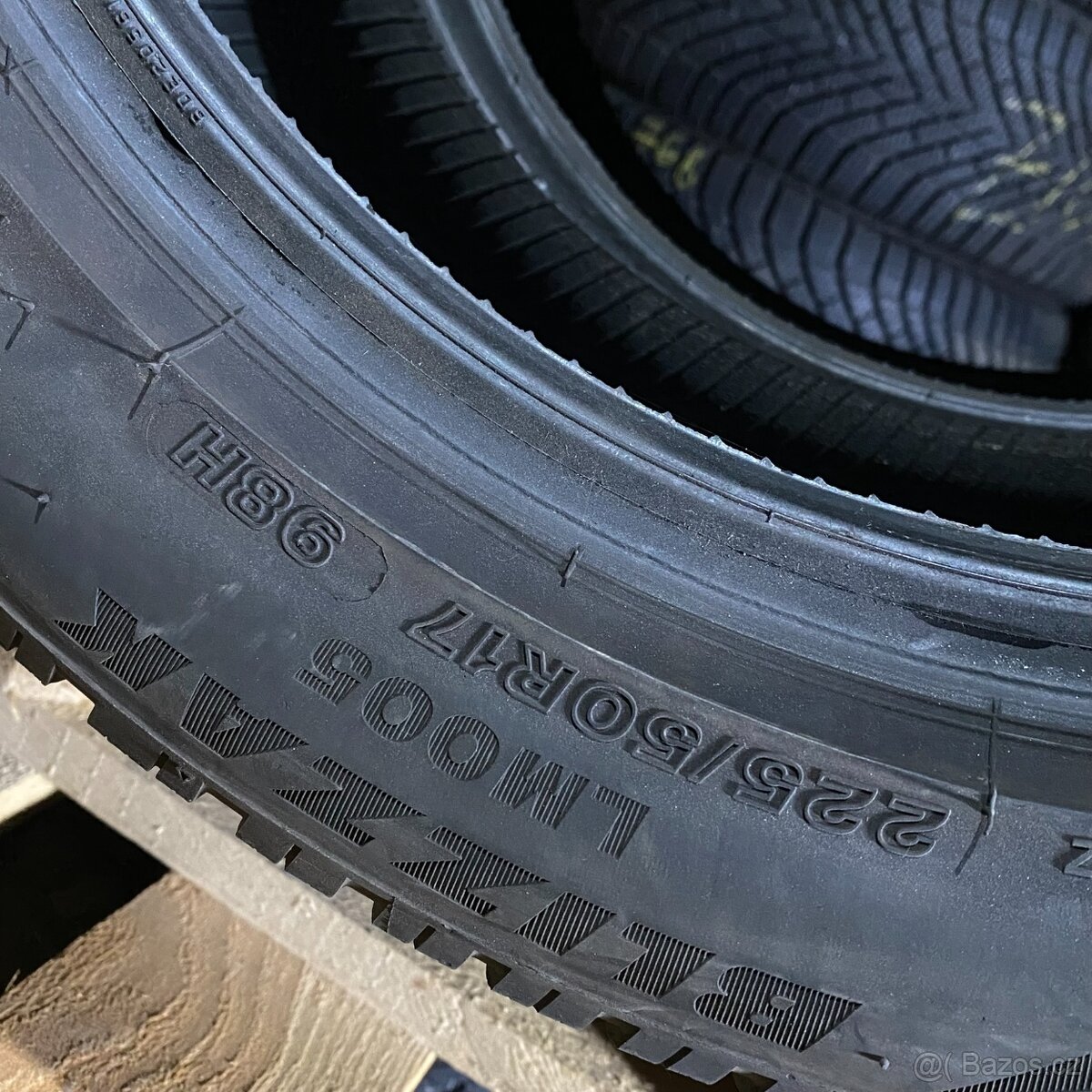 Zimní pneu 225/50 R17 98H Bridgestone 6mm - 6