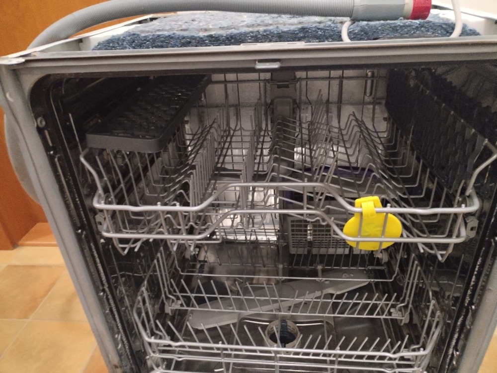 Vestavěná myčka Beko šířka 60cm funkční - 6