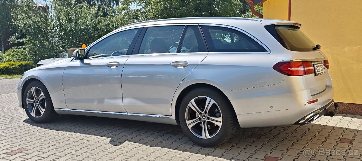 Mercedes E 220 d 4x4 kombi panorama Webasto tažné +DPH - 6
