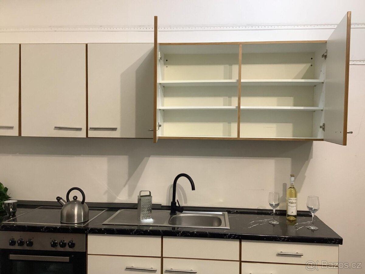 Světlá moderní kuchyně CALLY - 6