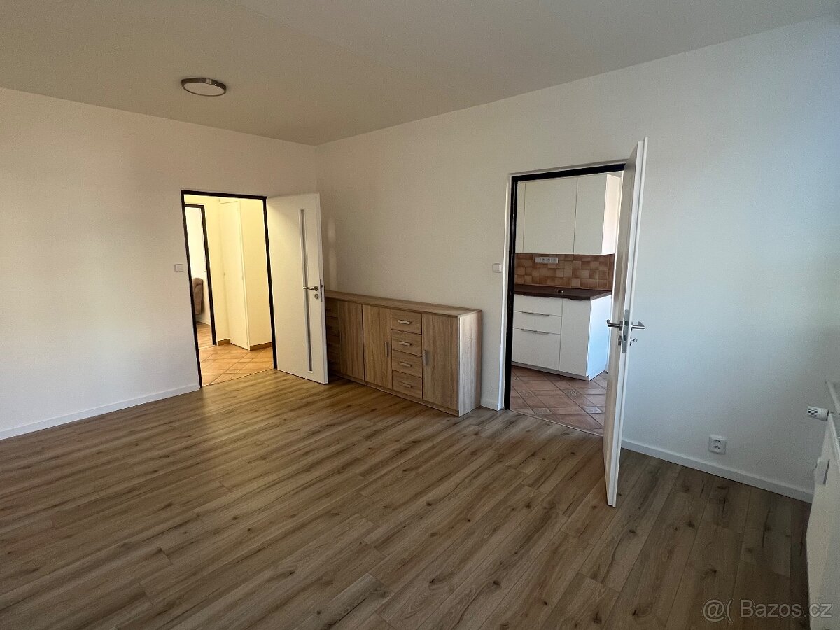 Pronájem bytu 2+1 v Brně-Chrlicích - 6