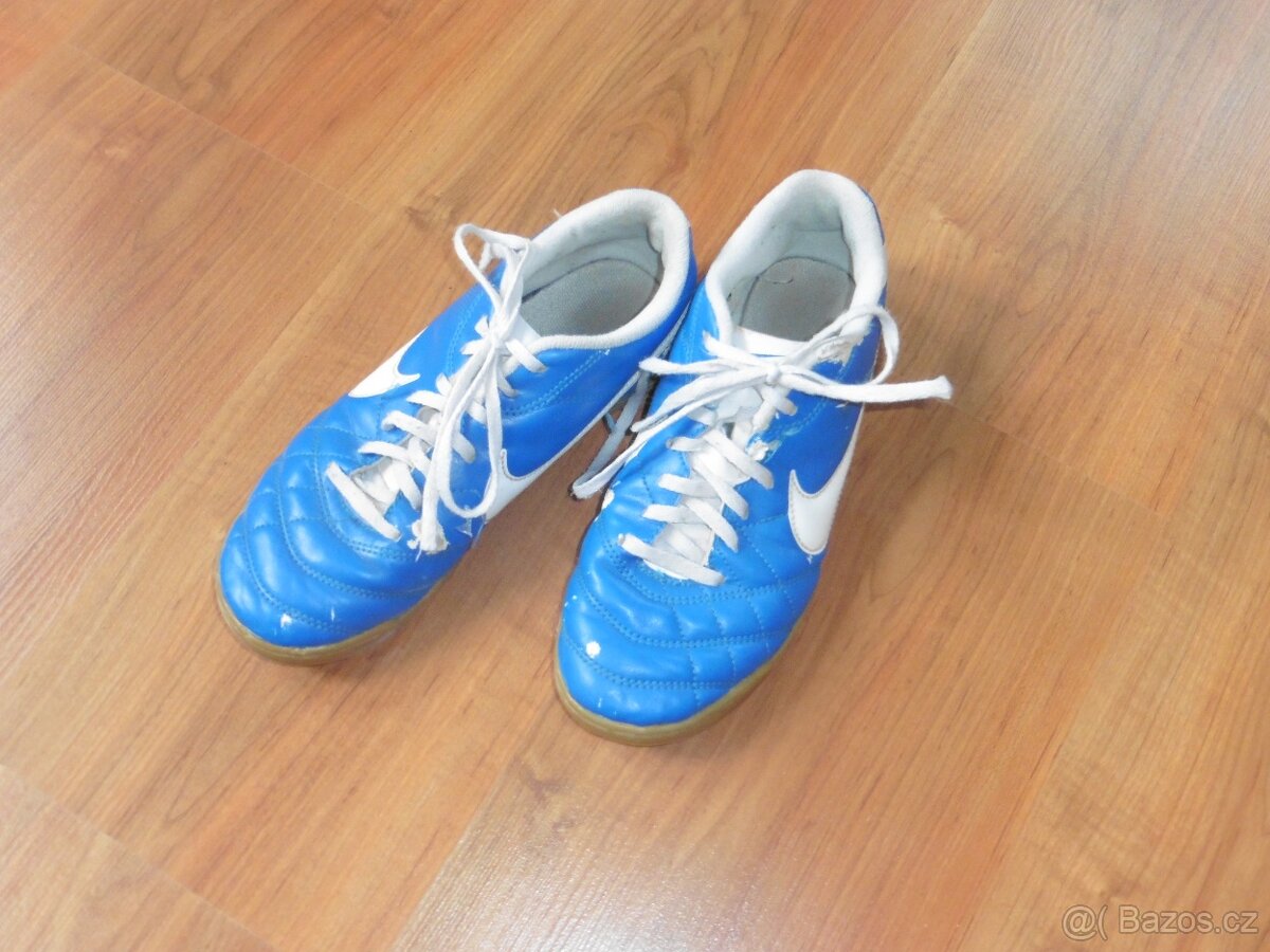 Modré sálové boty NIKE, boty do tělocvičny vel. 36,5 - 6