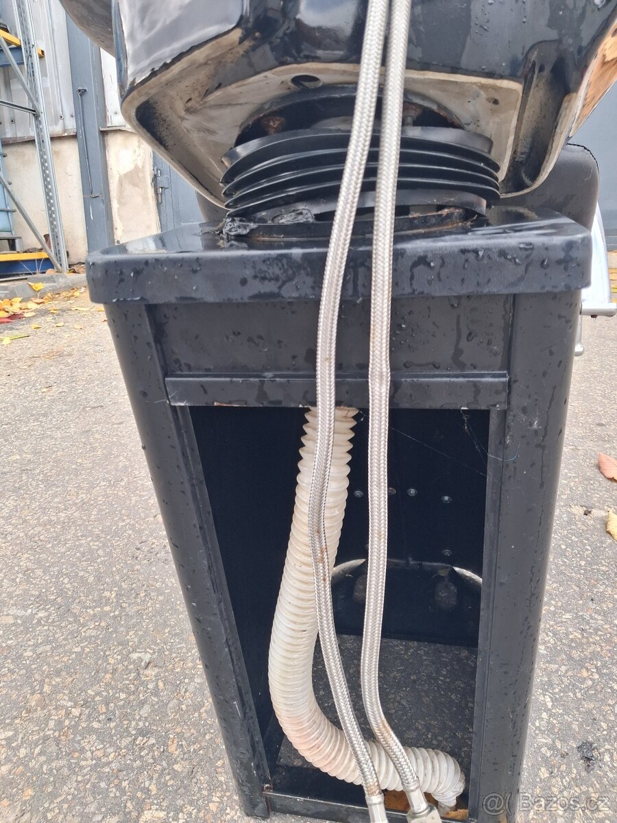 Kadeřnické křesko s mycí jednotkou - 6