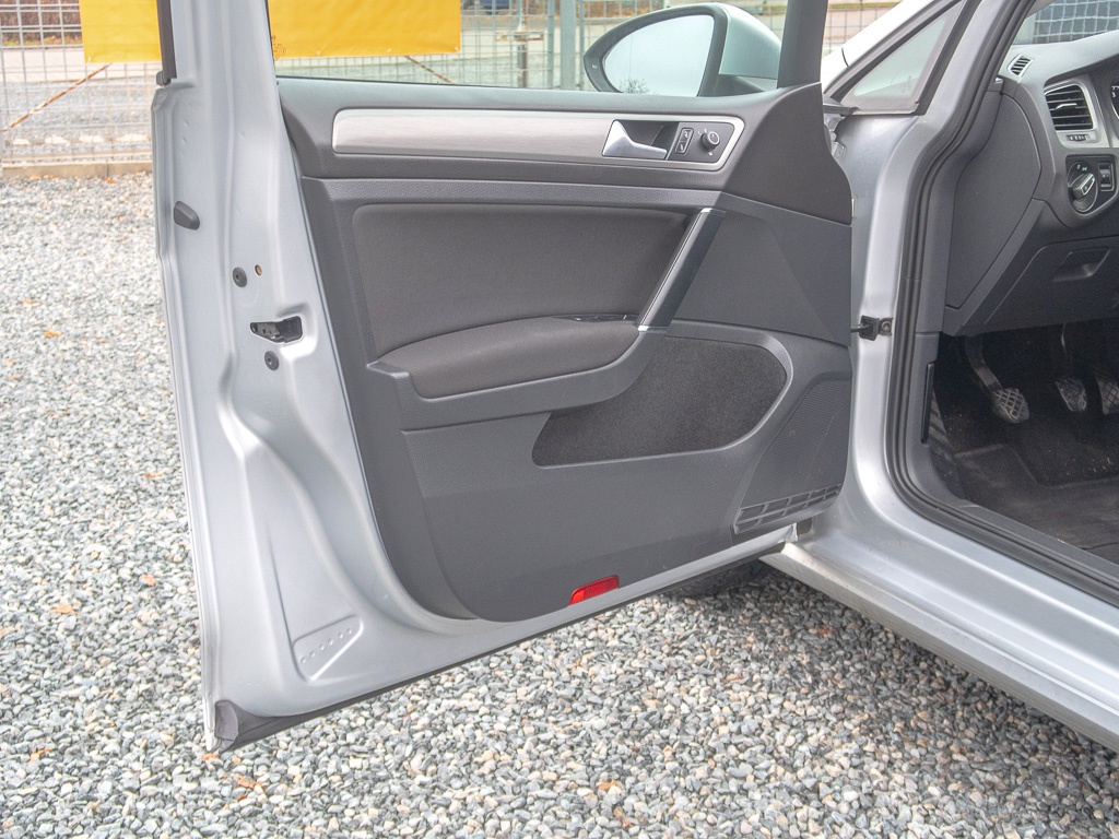 Volkswagen Golf 12/14 1.6TDI 77KW – NAVIGACE - 6