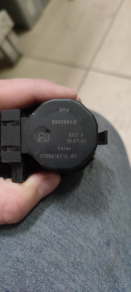 VENTILÁTOR TOPENÍ BMW ŘADA 5 E39 - 6