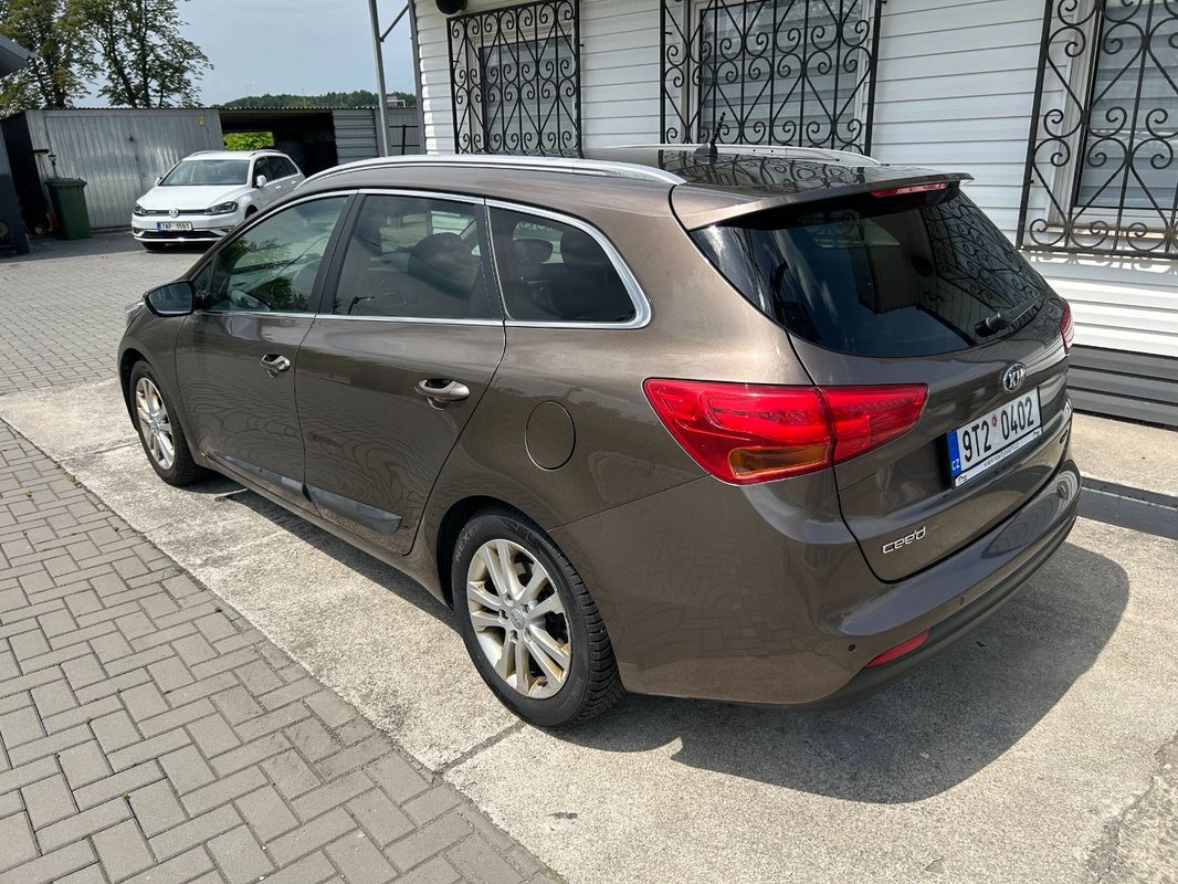 Kia Ceed 1.6 CRDI kombi 2014 - 6
