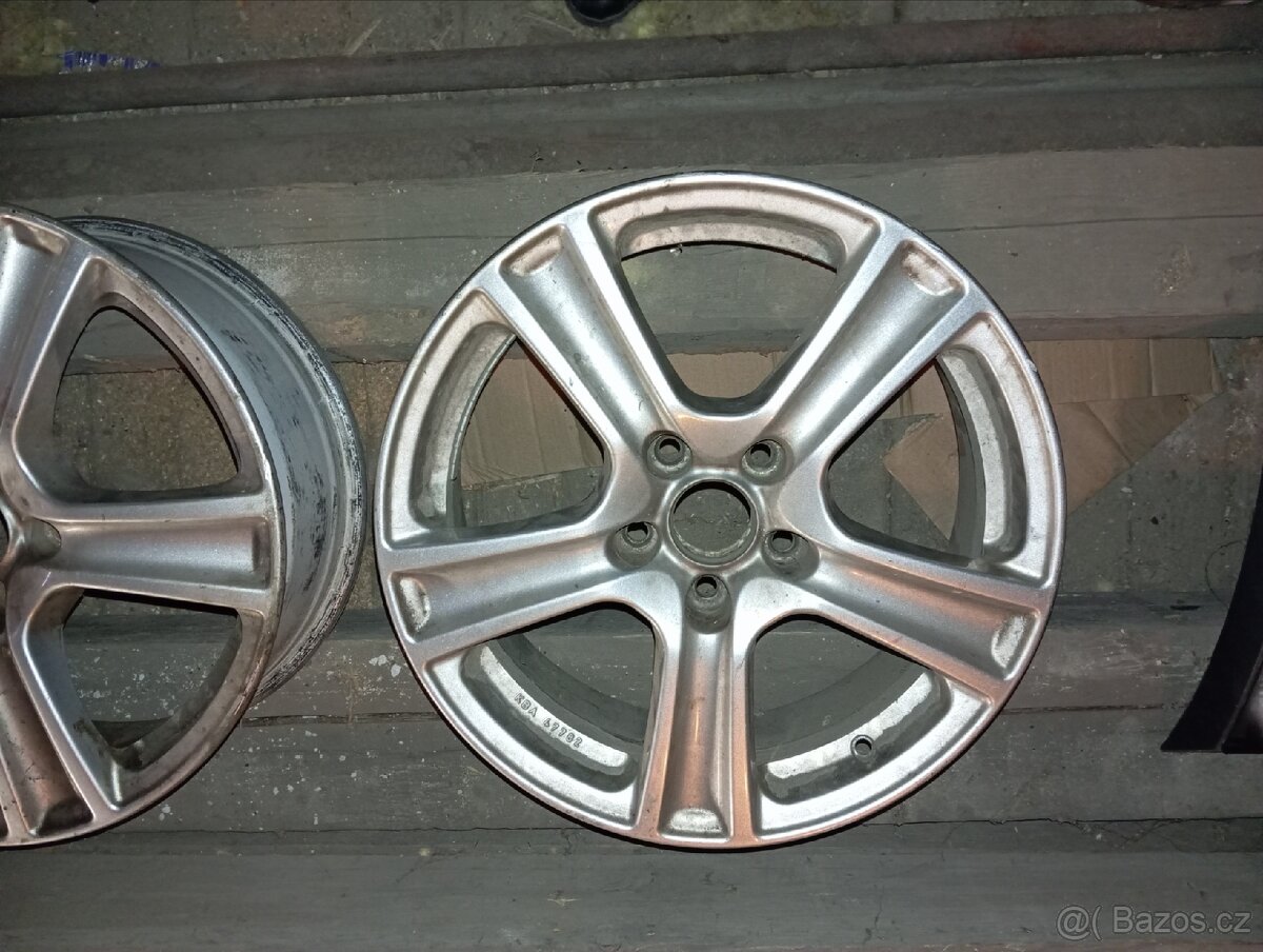 VW disky 17" - 6