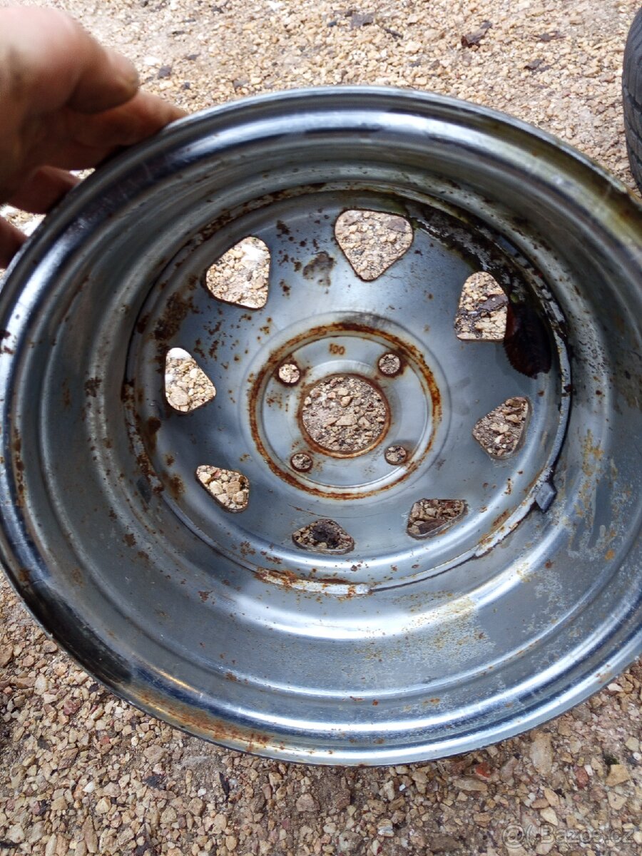 Prodám náhradní díly škoda 120l - 6