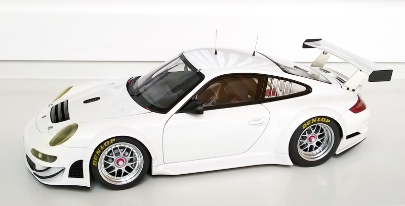 Porsche 911 1/18 - 6