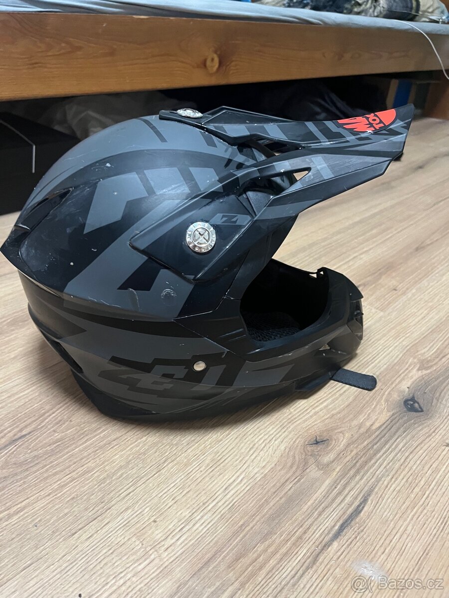 Helma na motocross - 6