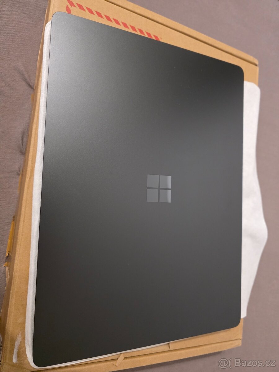 Microsoft Surface Laptop 7 Black for business (Intel 7) - 6