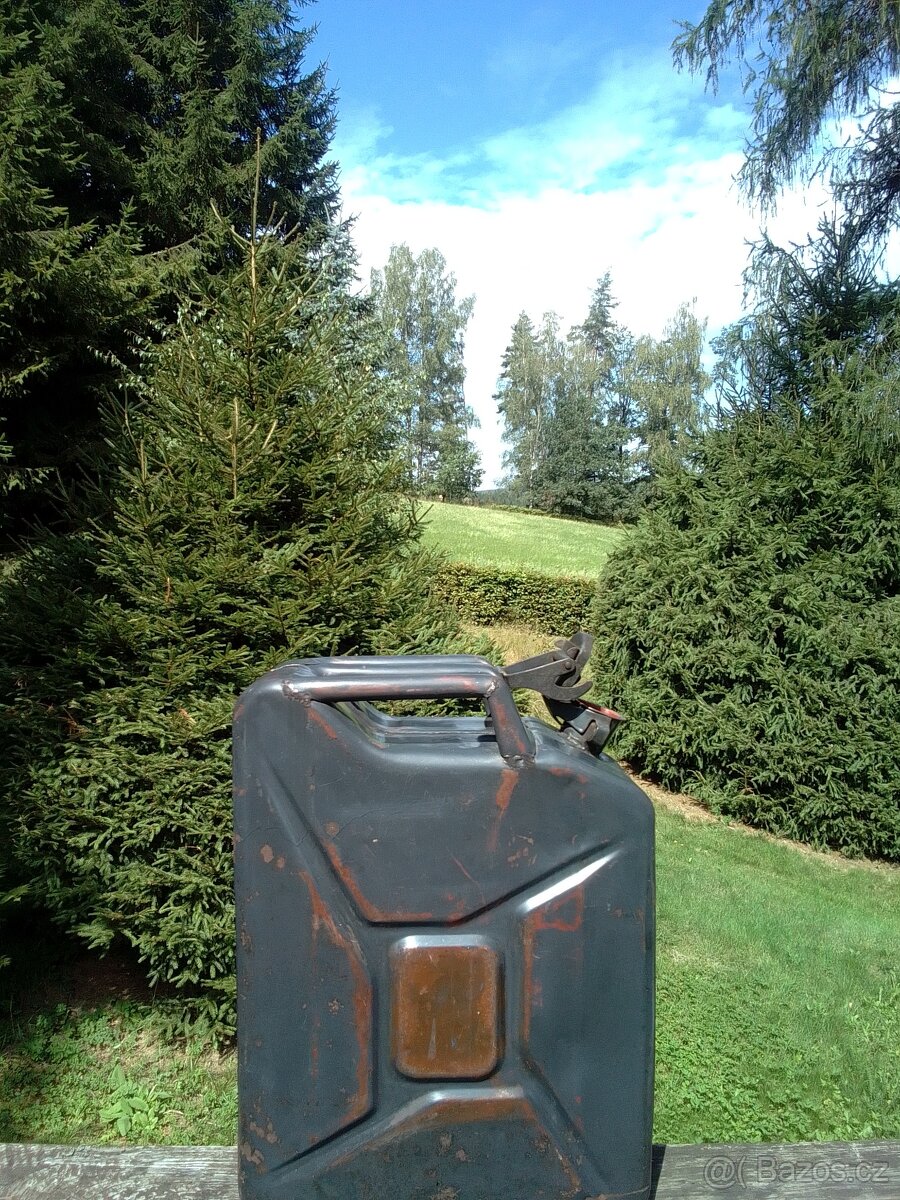 Wehrmacht-Válečný kanystr německé armády z r. 1943 - 6