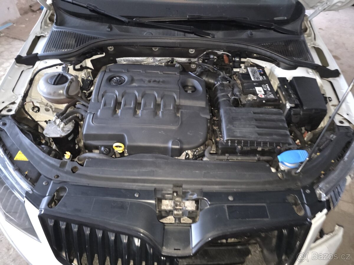 ŠKODA OCTAVIA COMBI 2.0 TDI RS 4X4 DSG /POJÍZDNÉ - 6